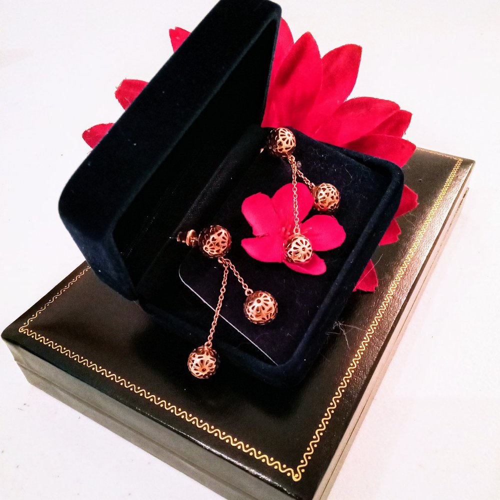 🎁 FREE GIFT INCLUDED 🎁 Gold Tone Fashion Jewelry Earrings Ball & Chain